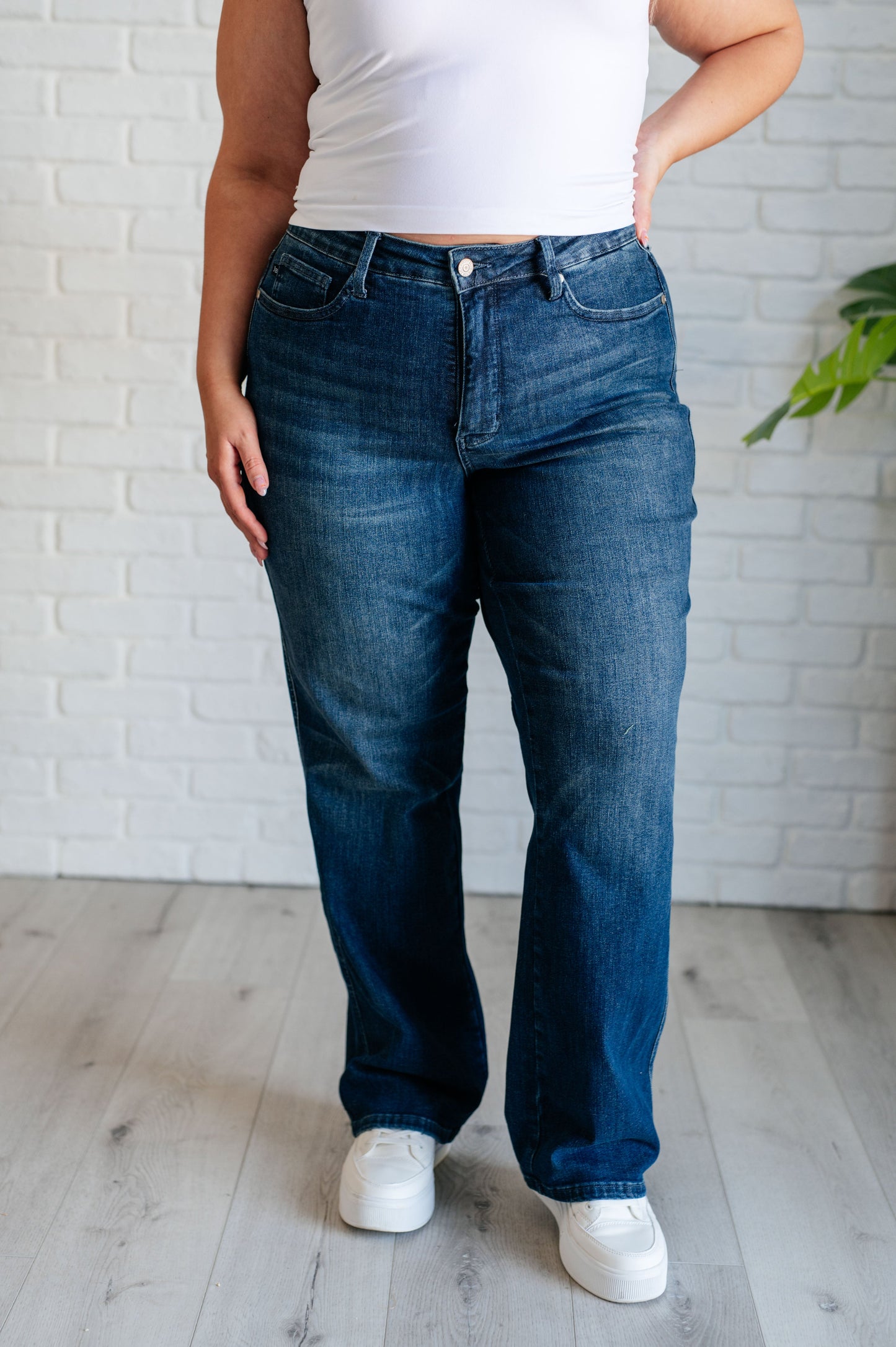 Judy Blue Mid Rise Tummy Control Classic Straight Jeans