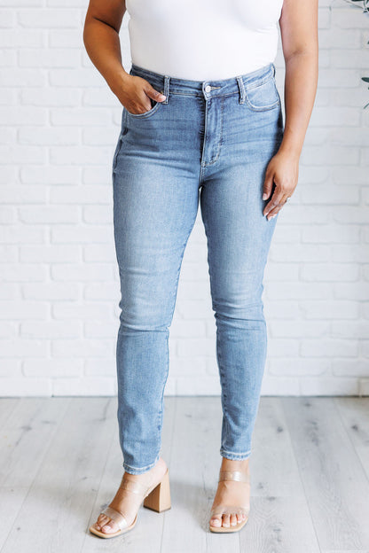 Judy Blue Tummy Control Contrast Wash Skinny Jeans