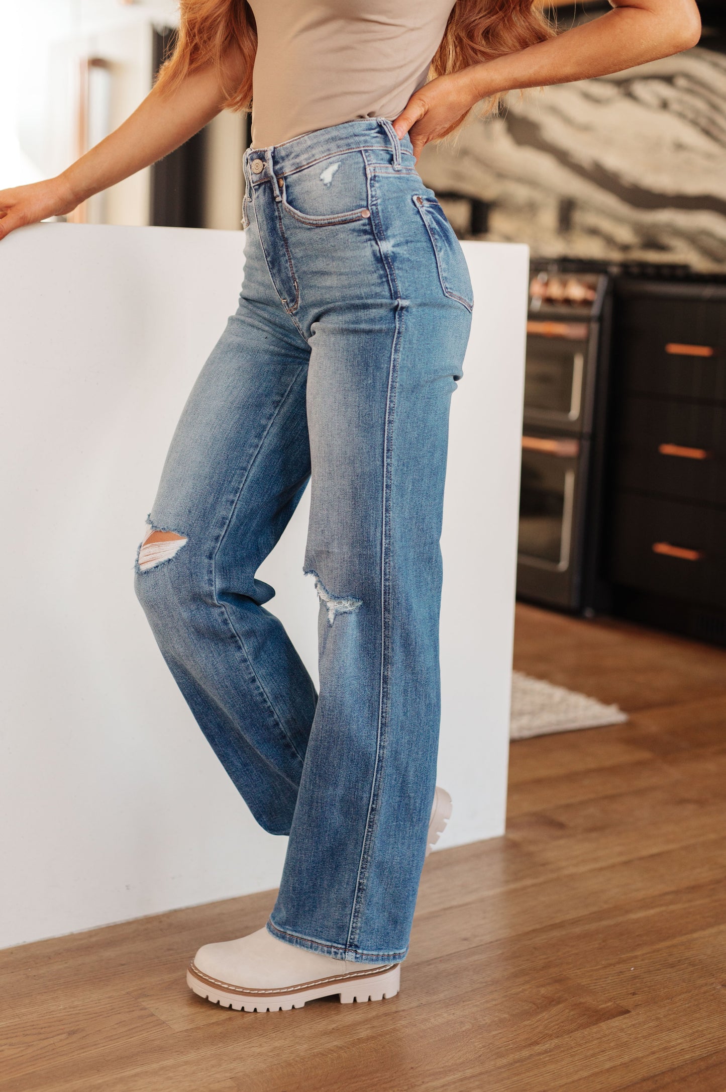 Judy Blue Tummy Control Distressed Straight Jeans