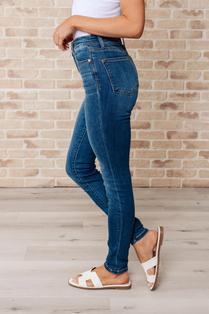 Judy Blue High Rise Non Destructed Skinny Jeans