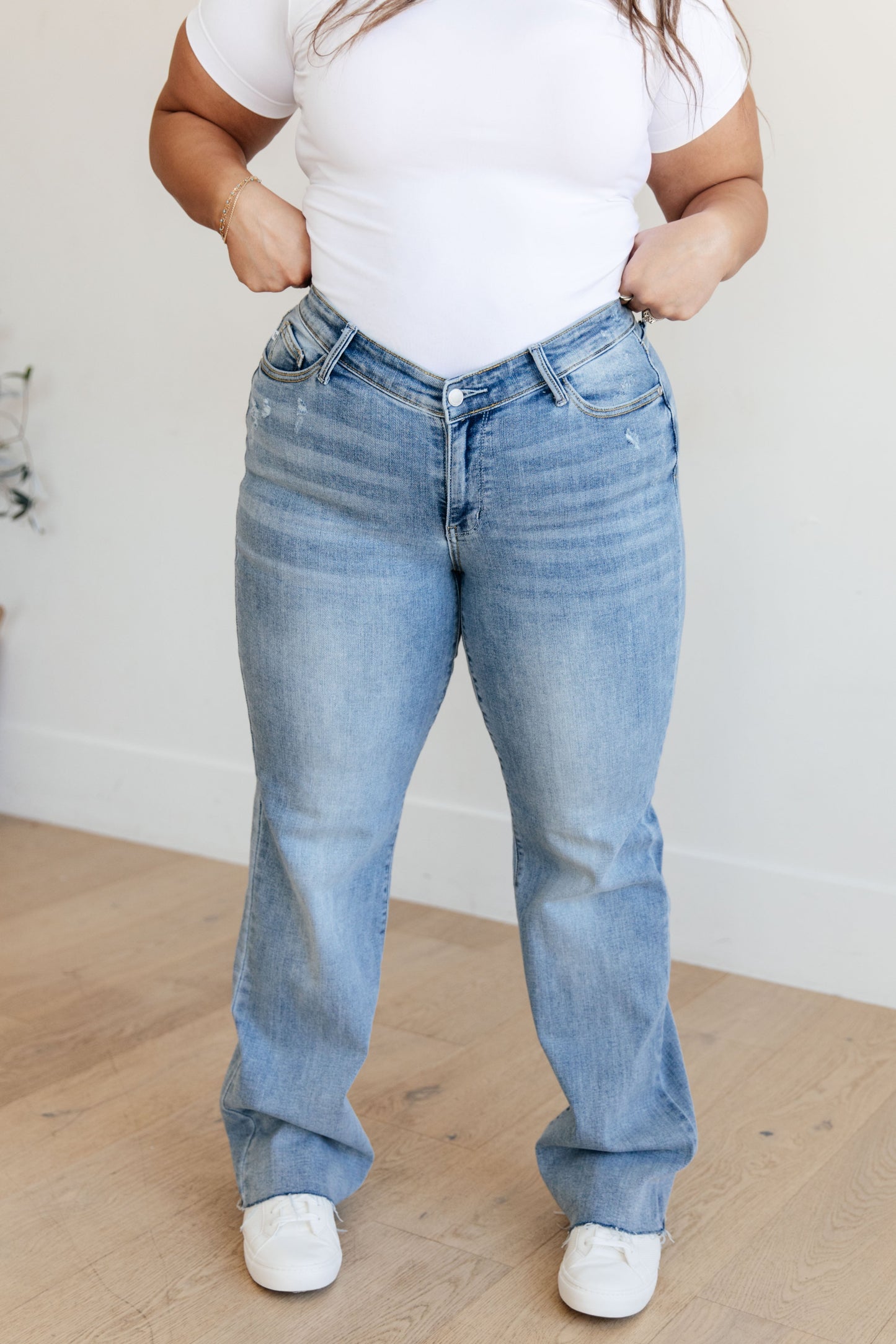 Judy Blue V Front Straight Jeans