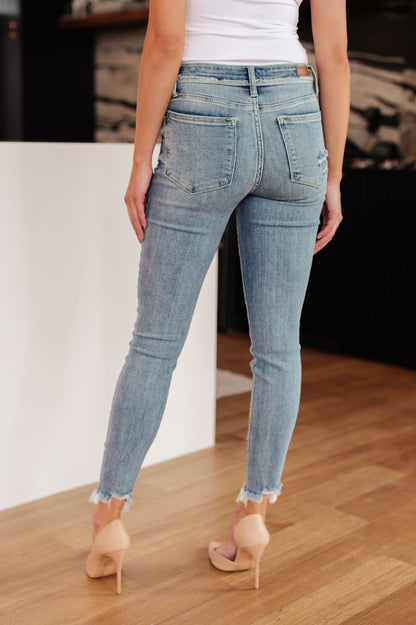 Judy Blue Frayed Ankle Skinny Jeans