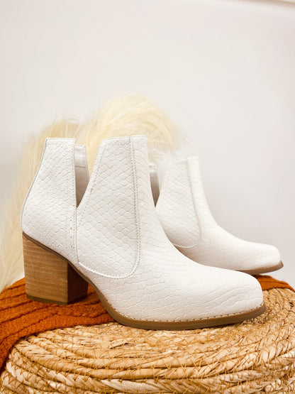 Not Rated Tarim White Booties